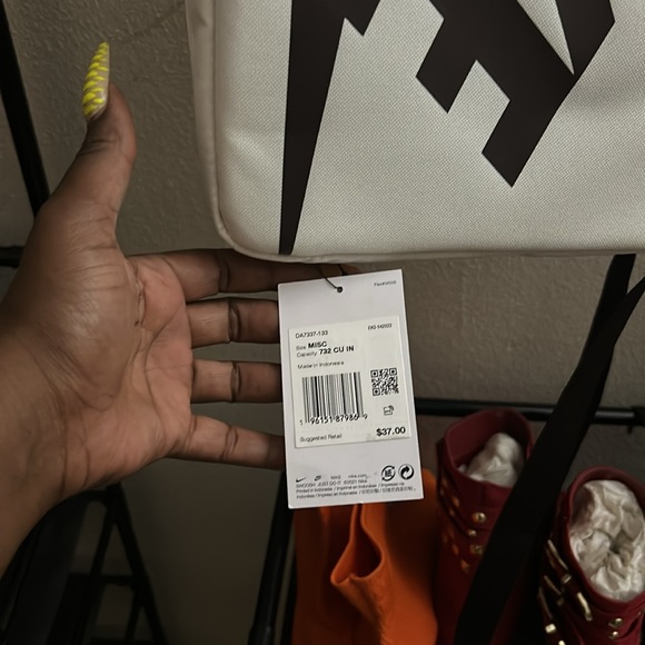 New - Picture 2 of 2